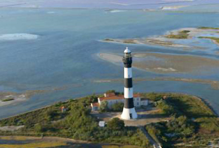 Phare de la Gacholle entre Salin de Giraud et les Saintes-Maries-de-la-Mer / Lionel Roux