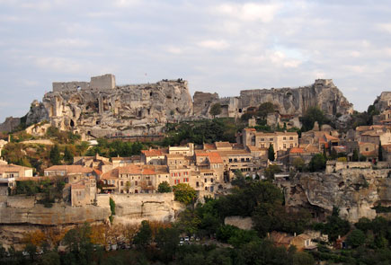 Vue du village des Baux de Provence - photo : Rhinoferos