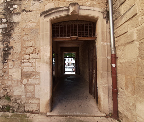 Porte d'Eyragues - photo : Rhinoferos