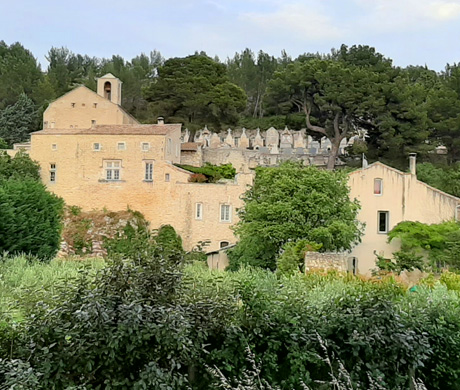 Vue du village de Boulbon - photo : Rhinoferos